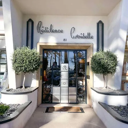 Stylish 1-bedroom With Sea View On La Croisette Cannes